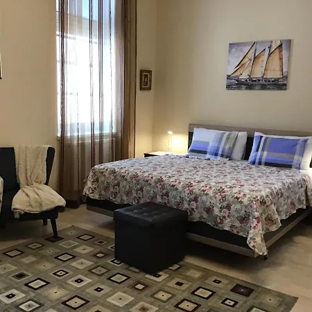 Apartment Ml
